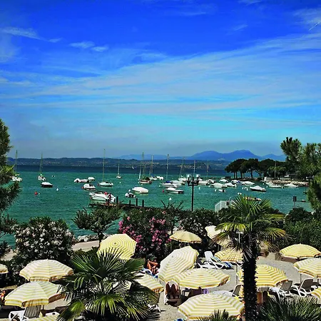 Du Et Bellevue 4*