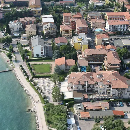 Du Et Bellevue 4*