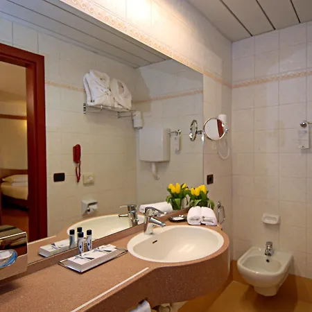 Du Et Bellevue 4*