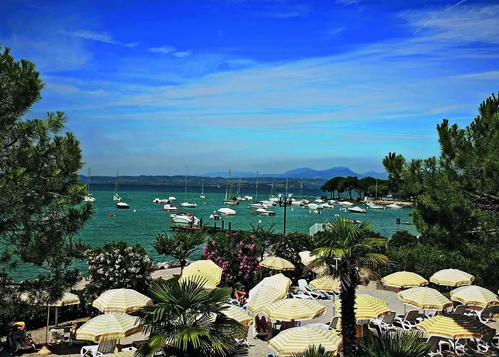 Du Et Bellevue 4*